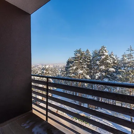 Mount La Boheme Apartment *