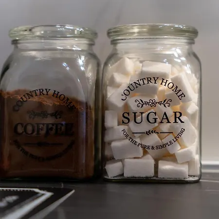 Mount La Boheme Apartment *