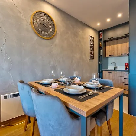 Mount La Boheme זלאטיבור