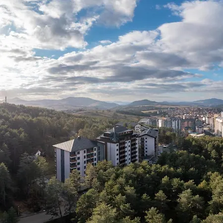 Mount La Boheme דירה