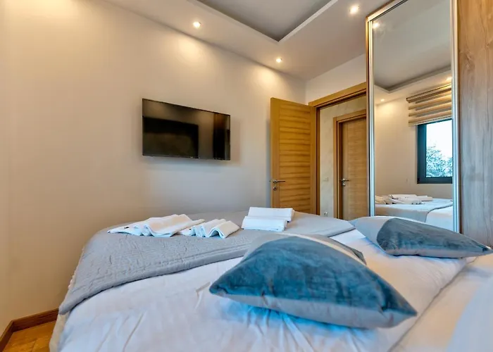 Mount La Boheme شقة زلاتيبور